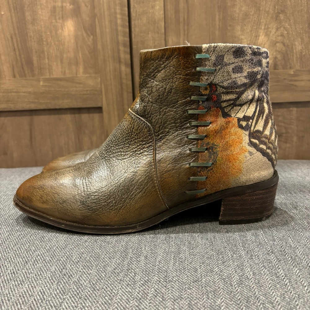 L’Artiste Spring Step 38 (7.5-8) Ankle Boot Leather Zip Boho Butterfly